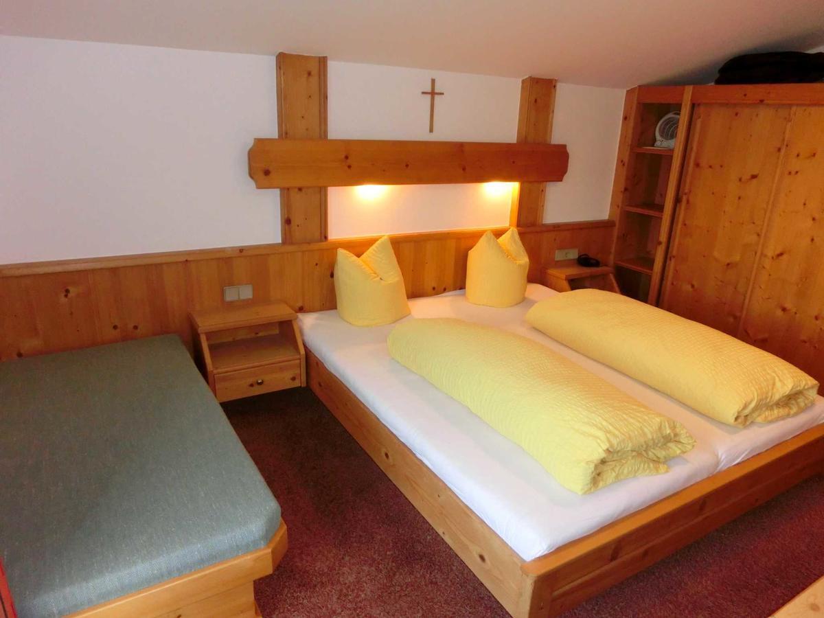 Pension Enzian Niederau Room photo