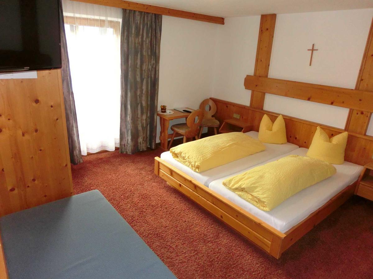 Pension Enzian Niederau Room photo